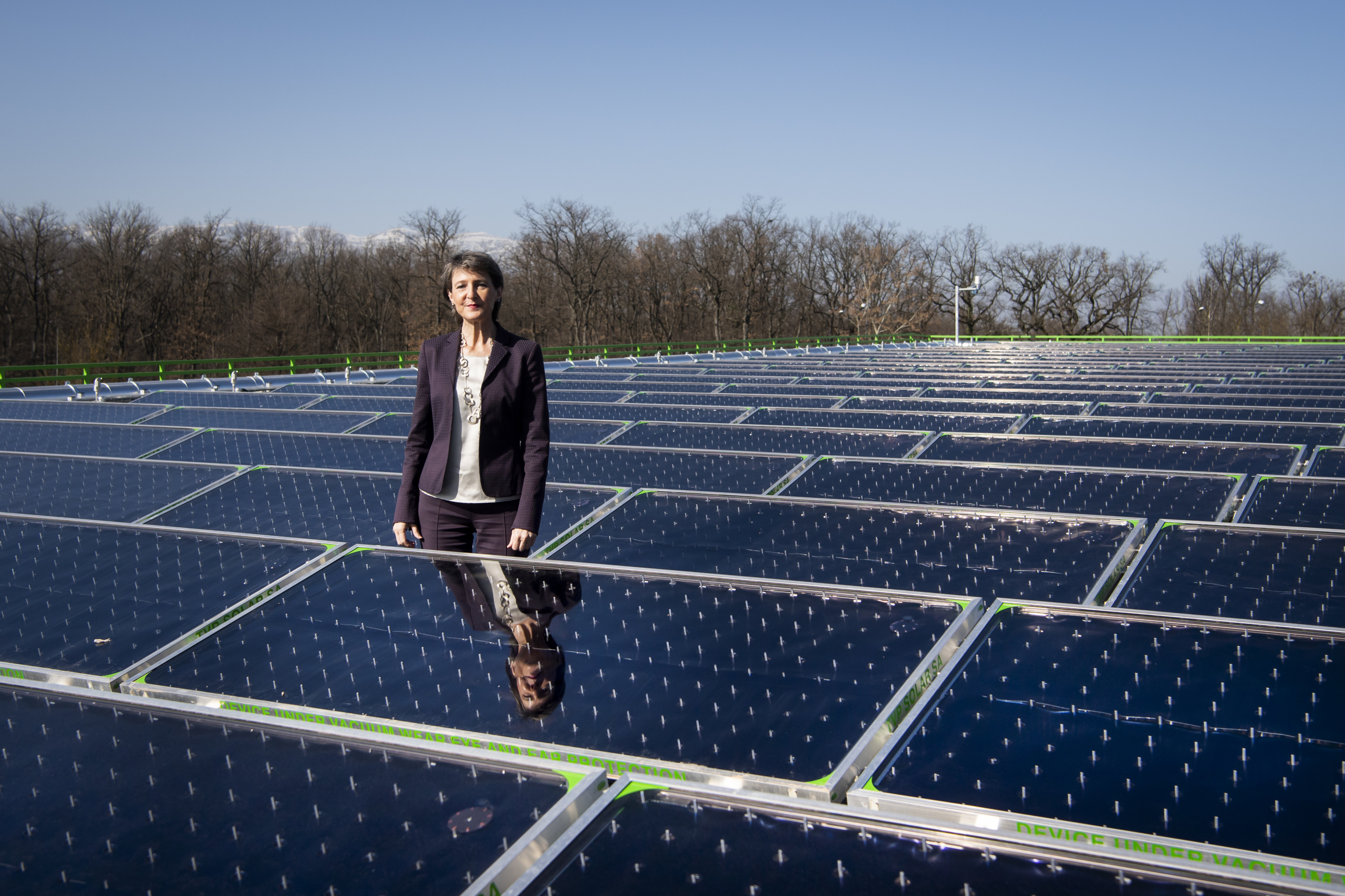 Bundesrätin Simonetta Sommaruga weiht solarthermisches Kraftwerk in ...